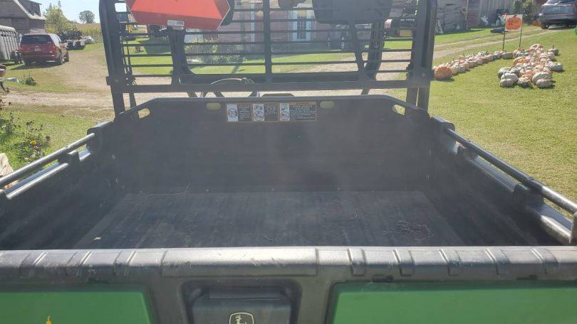 00k0k 3lQit2CU6gyz 0CI0lM 1200x900 810x456 2011 John Deere Gator 825i UTV for Sale