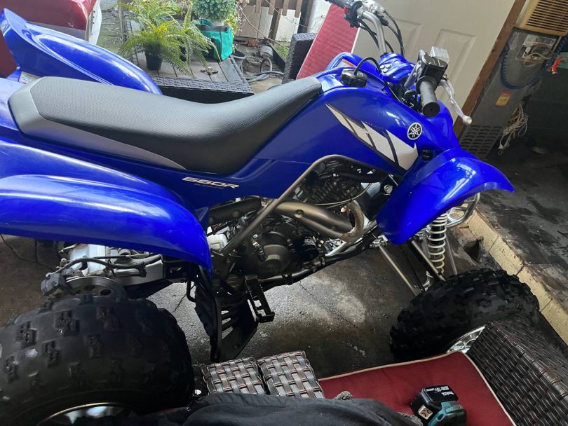 00Q0Q ba3Jg69BvyMz 0CI0t2 1200x900 810x608 2005 Blue Yamaha raptor 660r ATV for sale