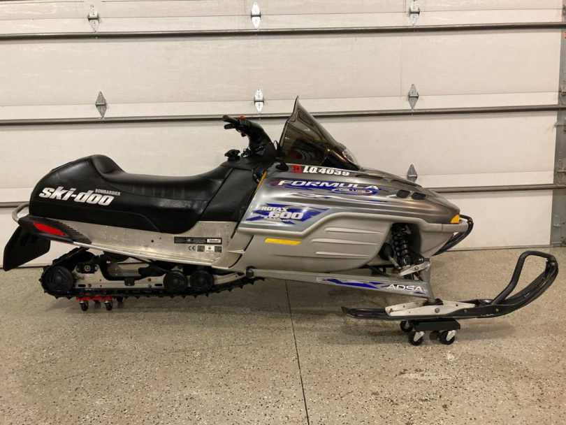 01212 axCjy0Wcxlt 0CI0t2 1200x900 810x608 2000 Ski Doo Formula Deluxe 600 snowmobile for sale by owner